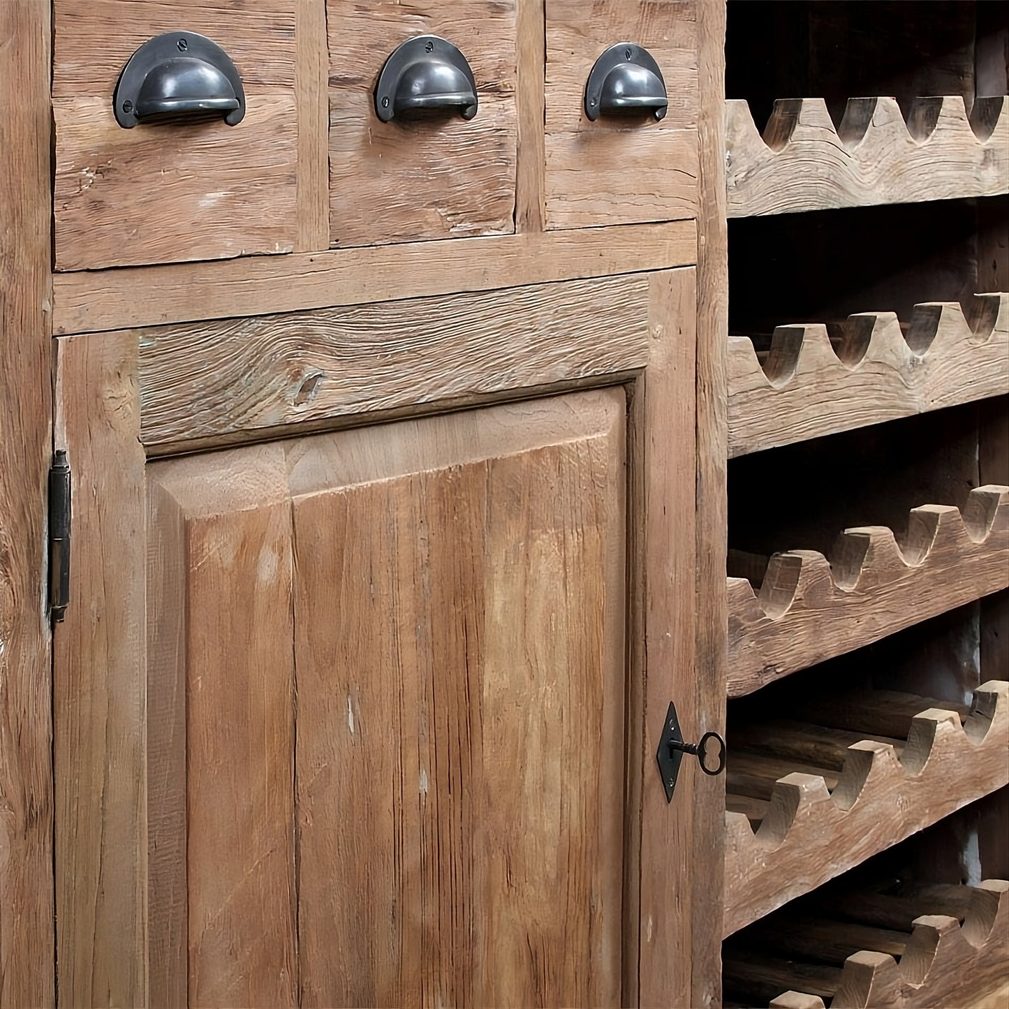 Wine buffet Bahus 200