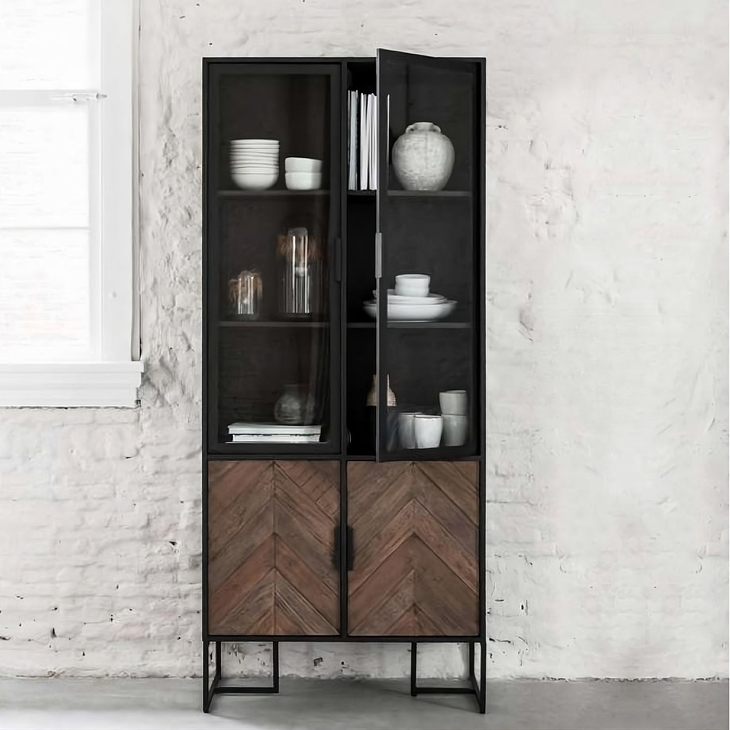 Closet Fishborne glass