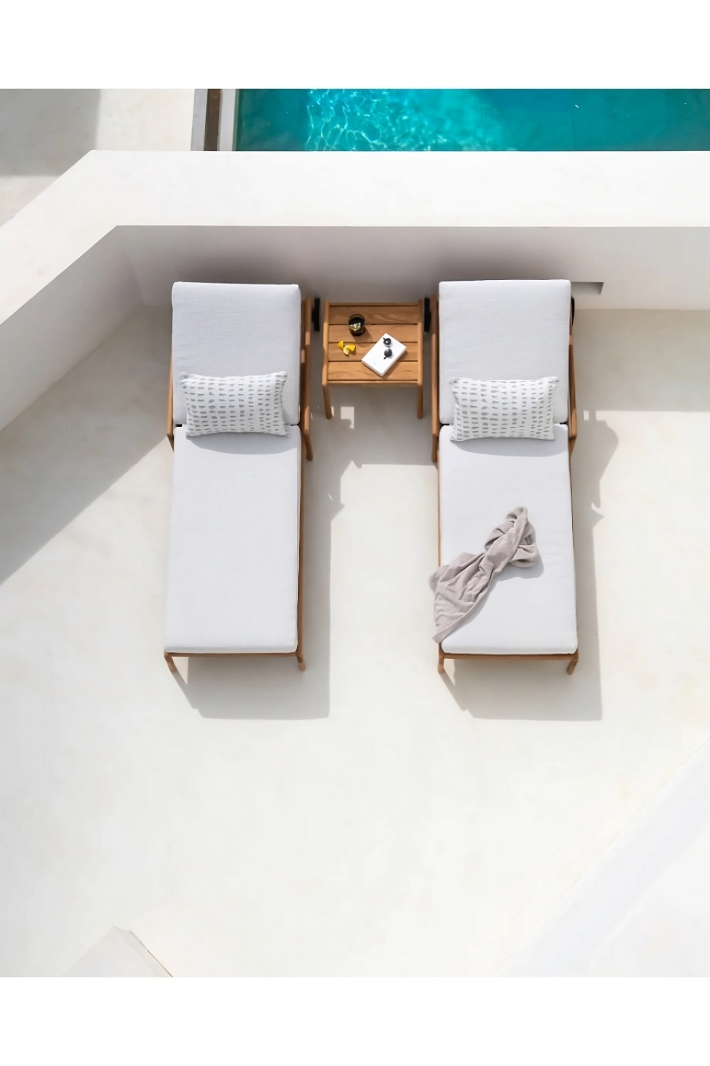 Natural Teak Outdoor Side Table | Ethnicraft Jack