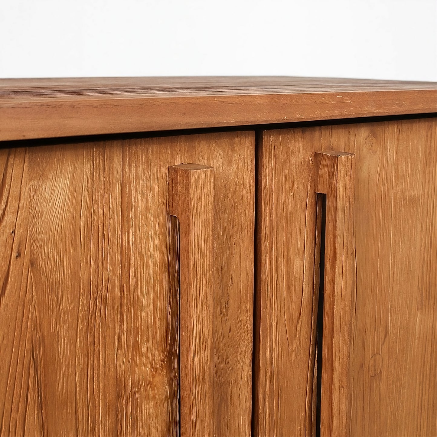 Dresser Outline 84 with doors