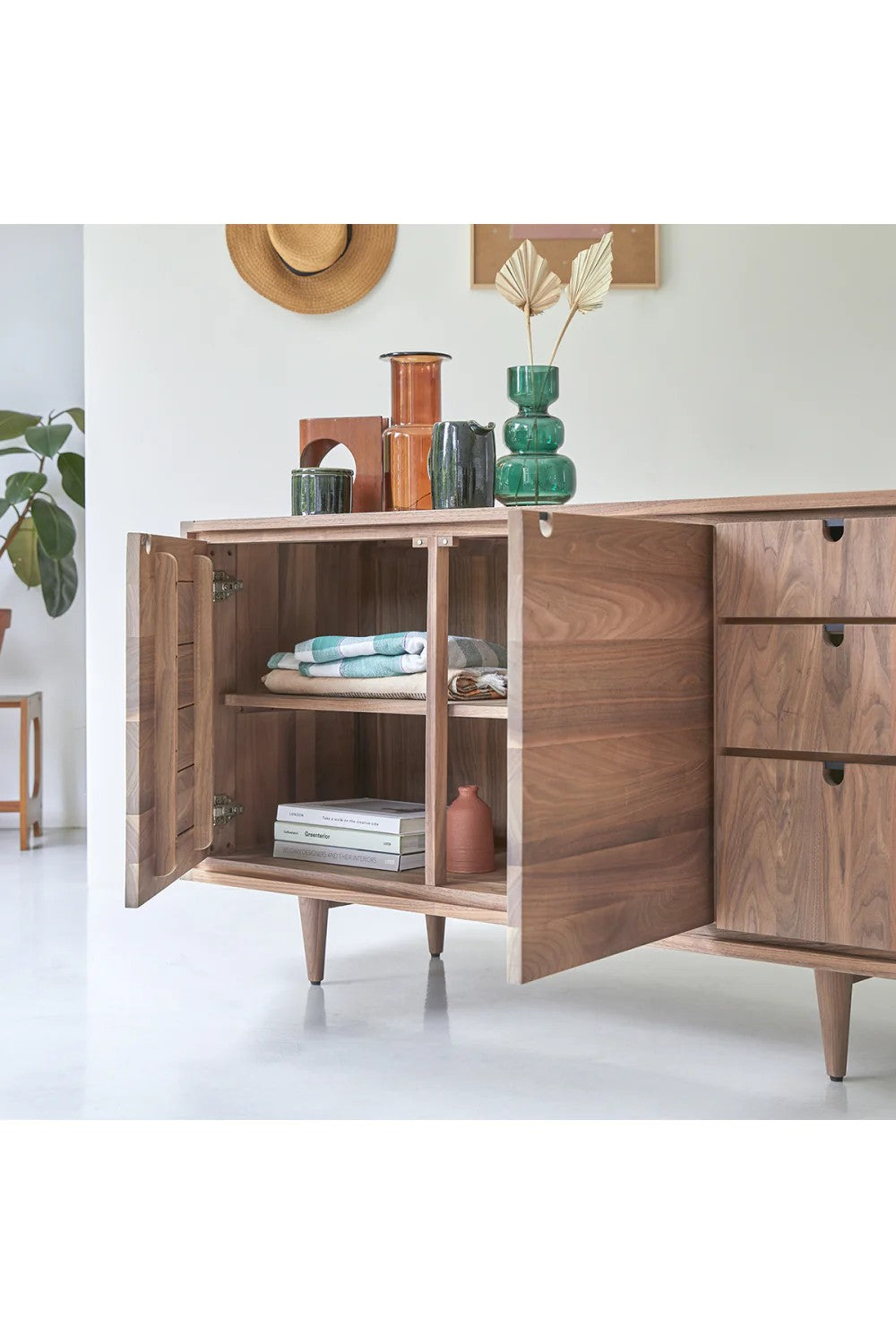 Bufet Kontemporer Kayu Oak | Tikamoon Jonak