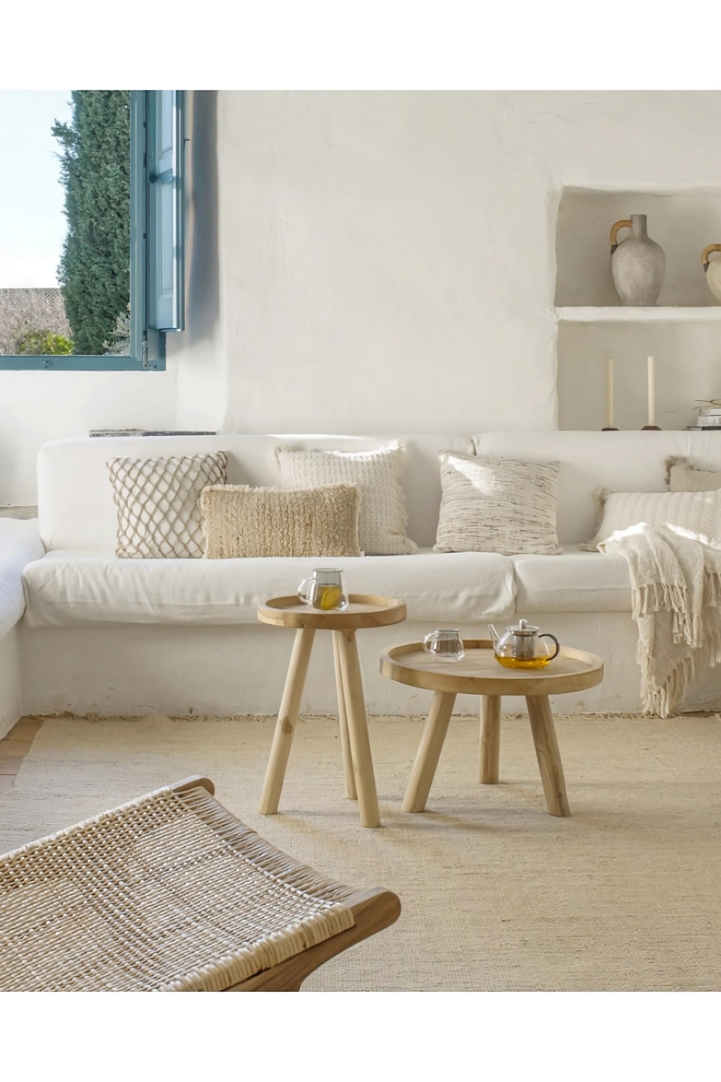 Round Tripod Side Table | La Forma Glenda