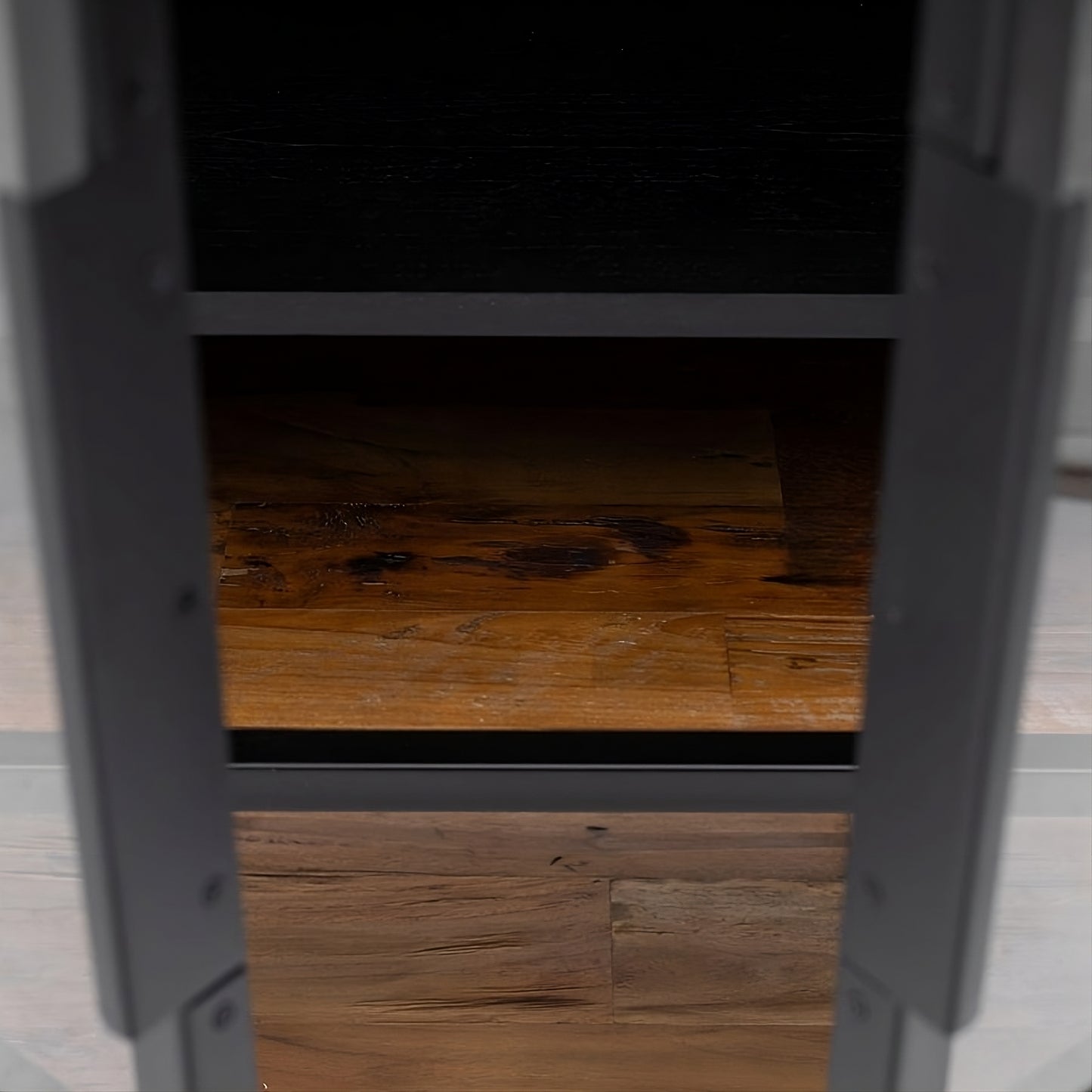 Dresser Salvage 150