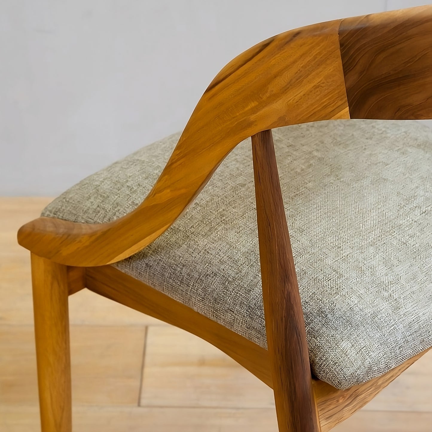 Chair with armrests Diva