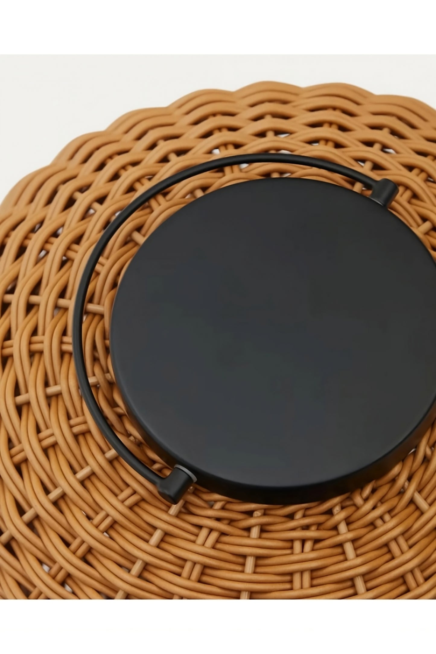 Modern Classic Portable Lamp L | La Forma Saranella