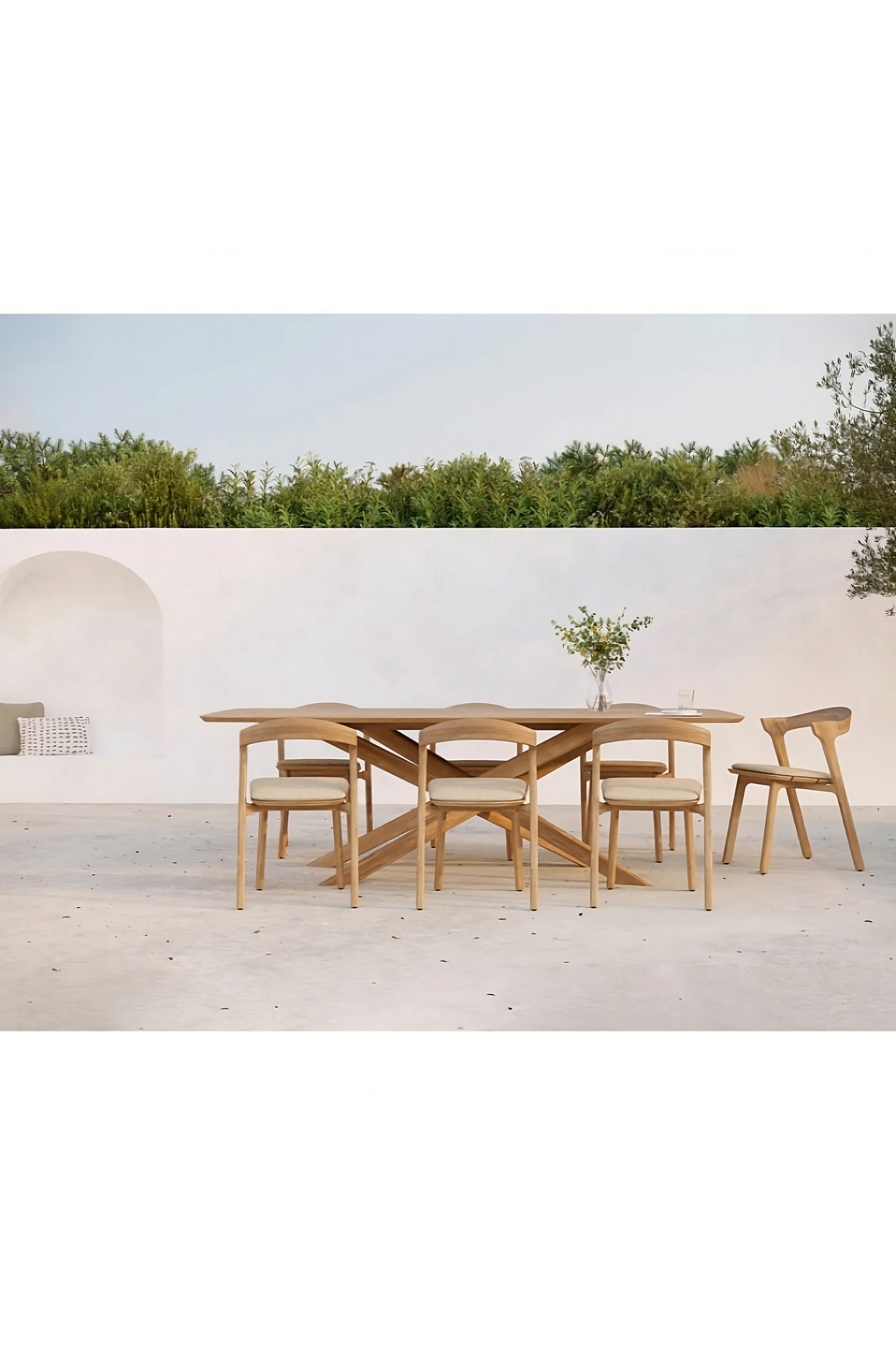 Modern Teak Outdoor Dining Table | Ethnicraft Mikado