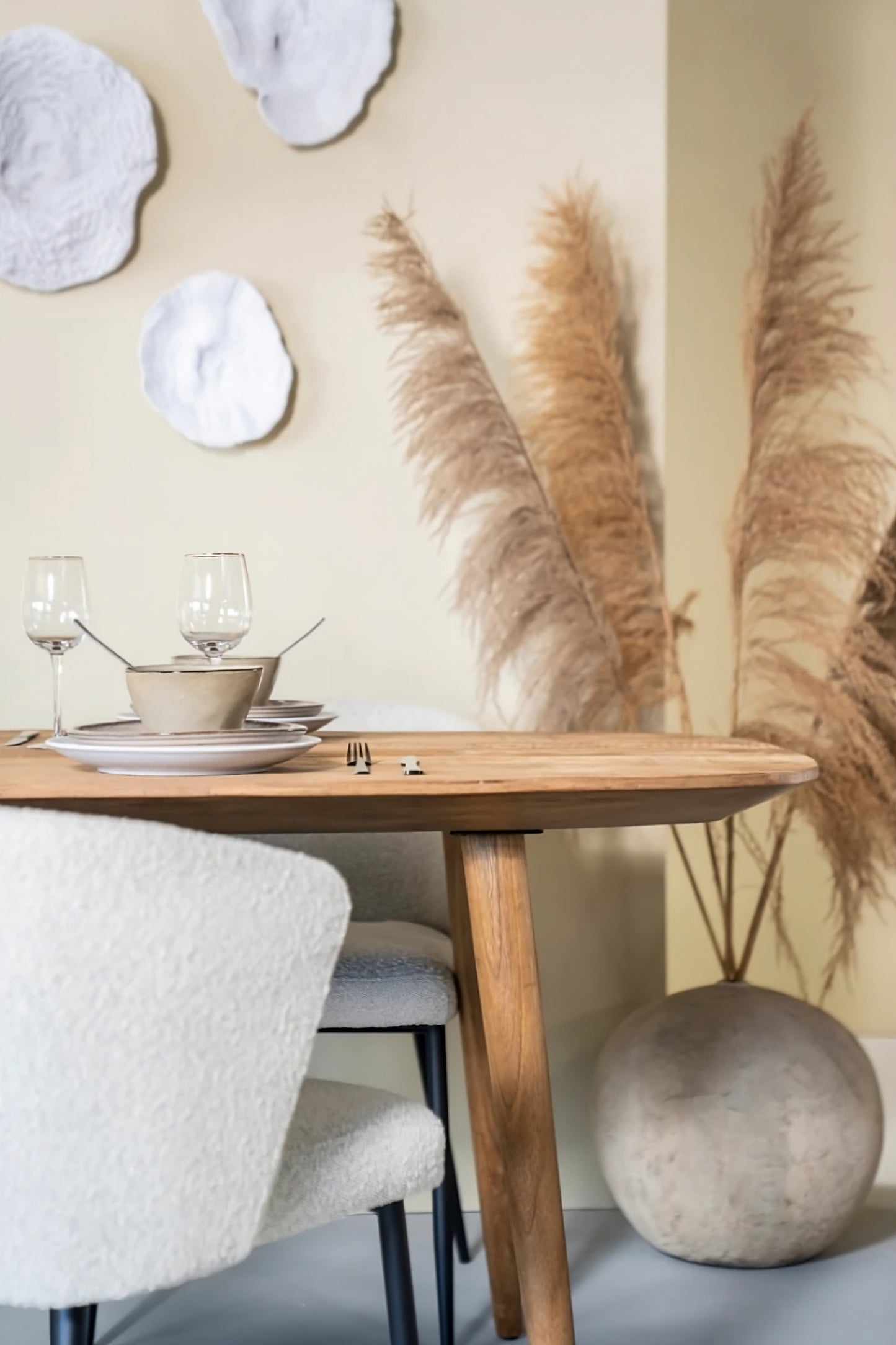 Oval Teak Dining Table | Eleonora Tabassum