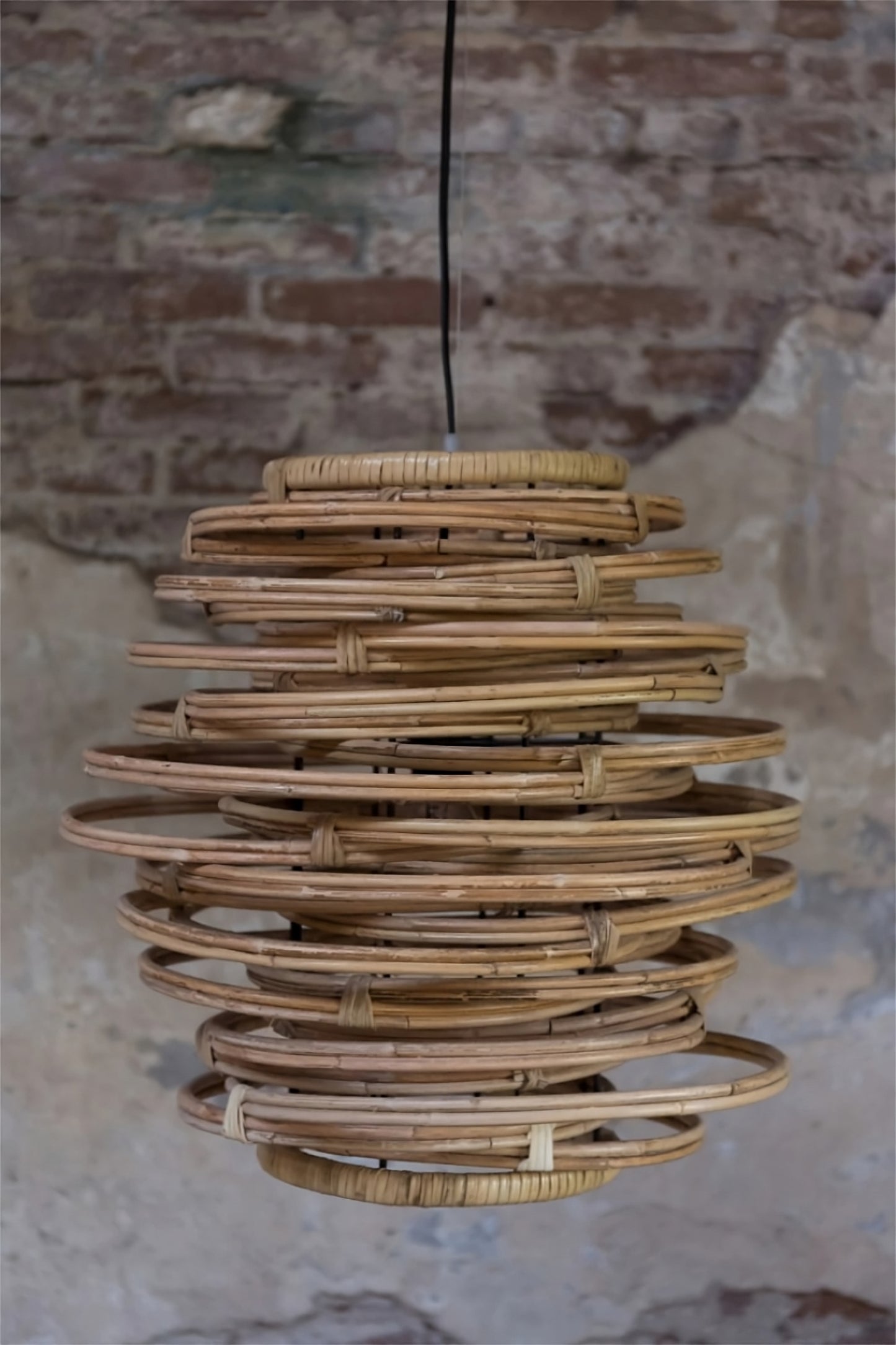 Rattan Wood Pendant Lamp | Dutchbone Kubu