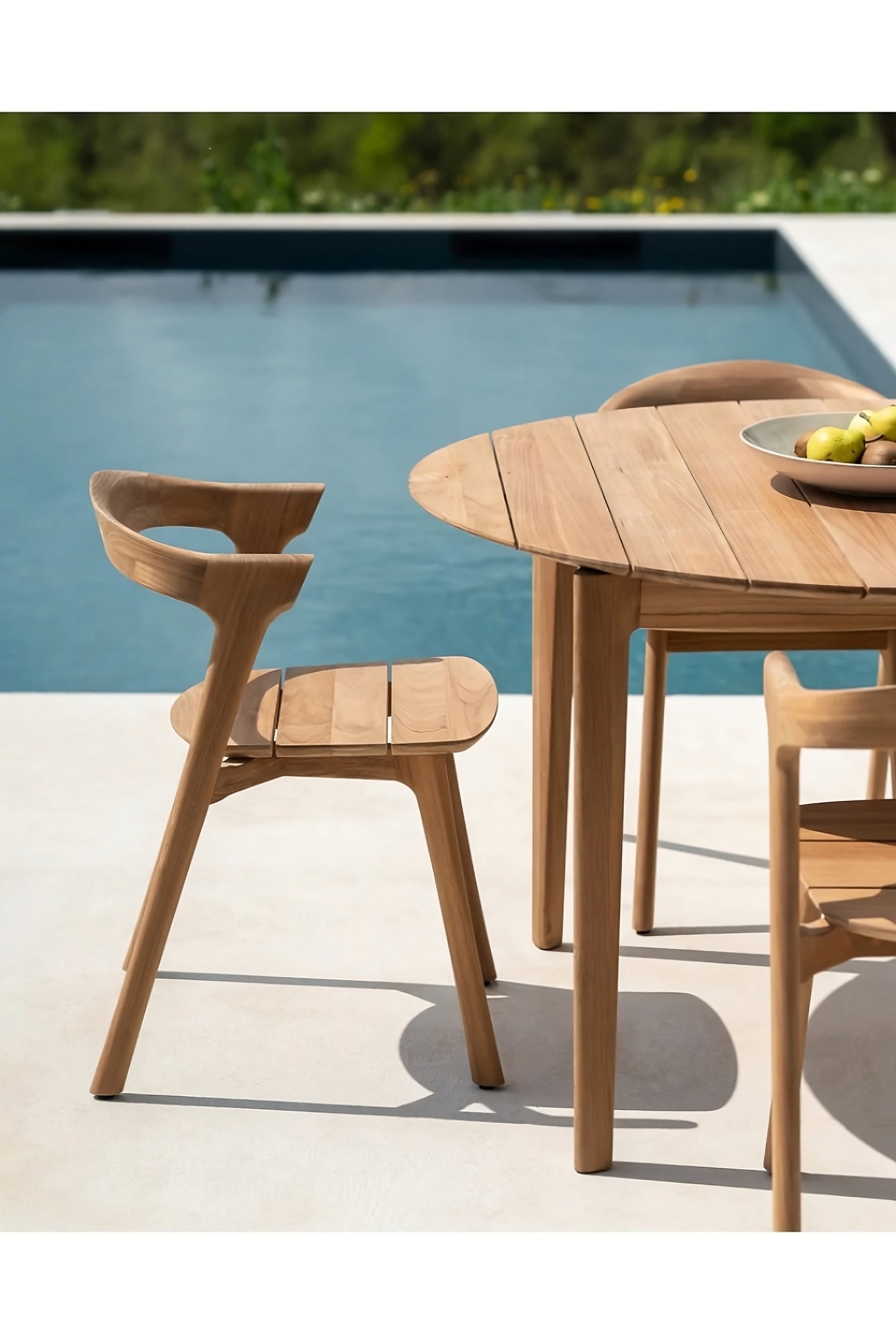 Round Teak Outdoor Dining Table | Ethnicraft Bok