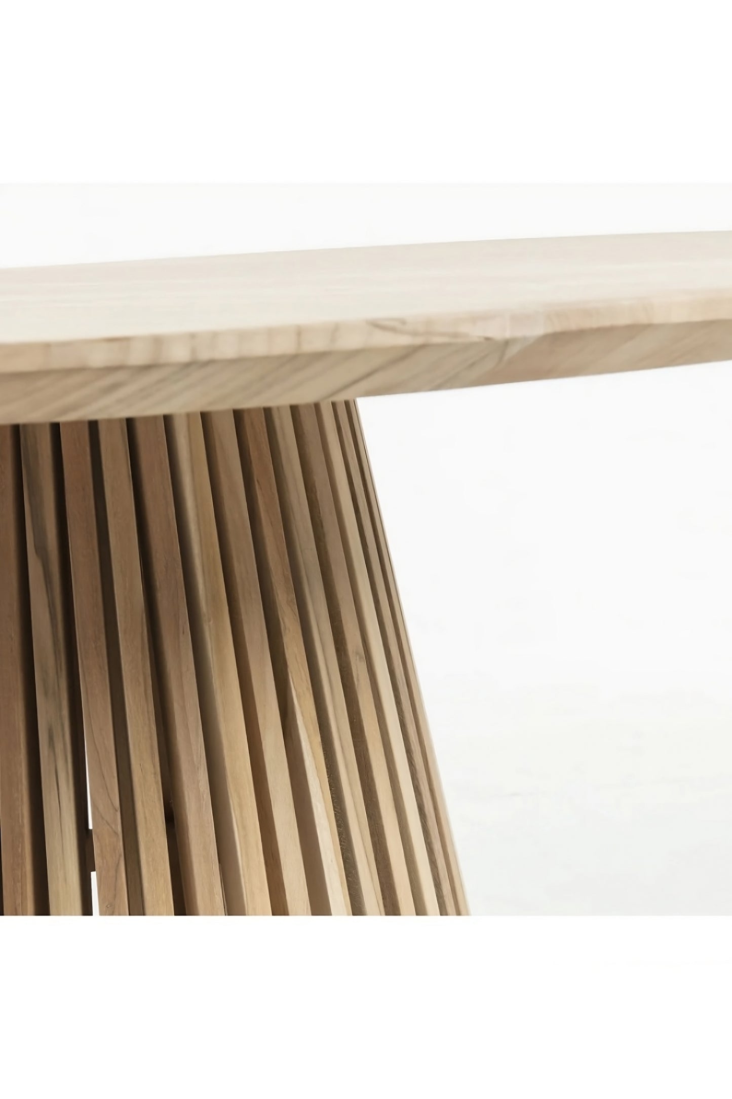 Round Teak Wood Pedestal Dining Table L | La Forma Jeanette