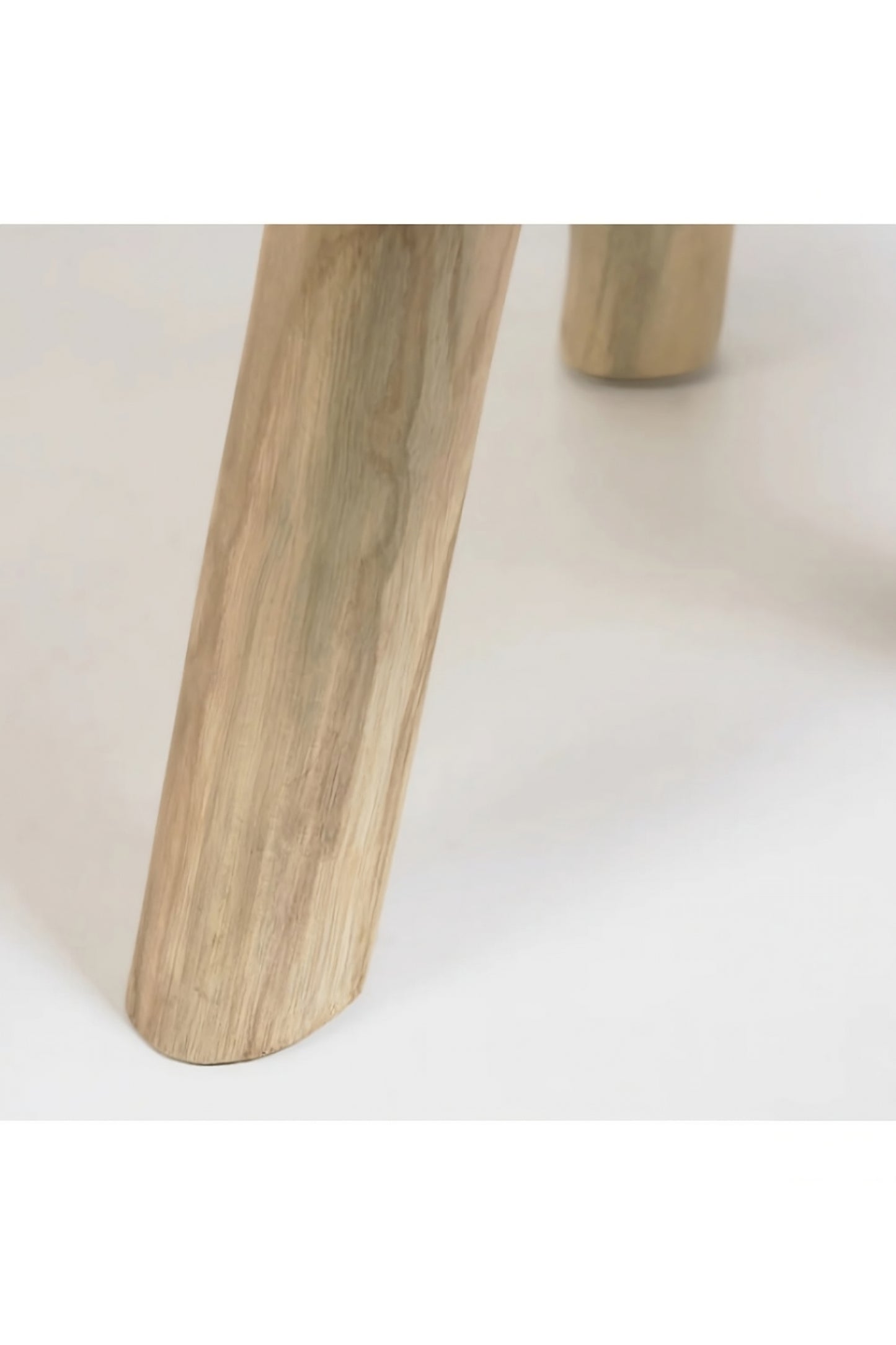 Round Tripod Coffee Table | La Forma Glenda