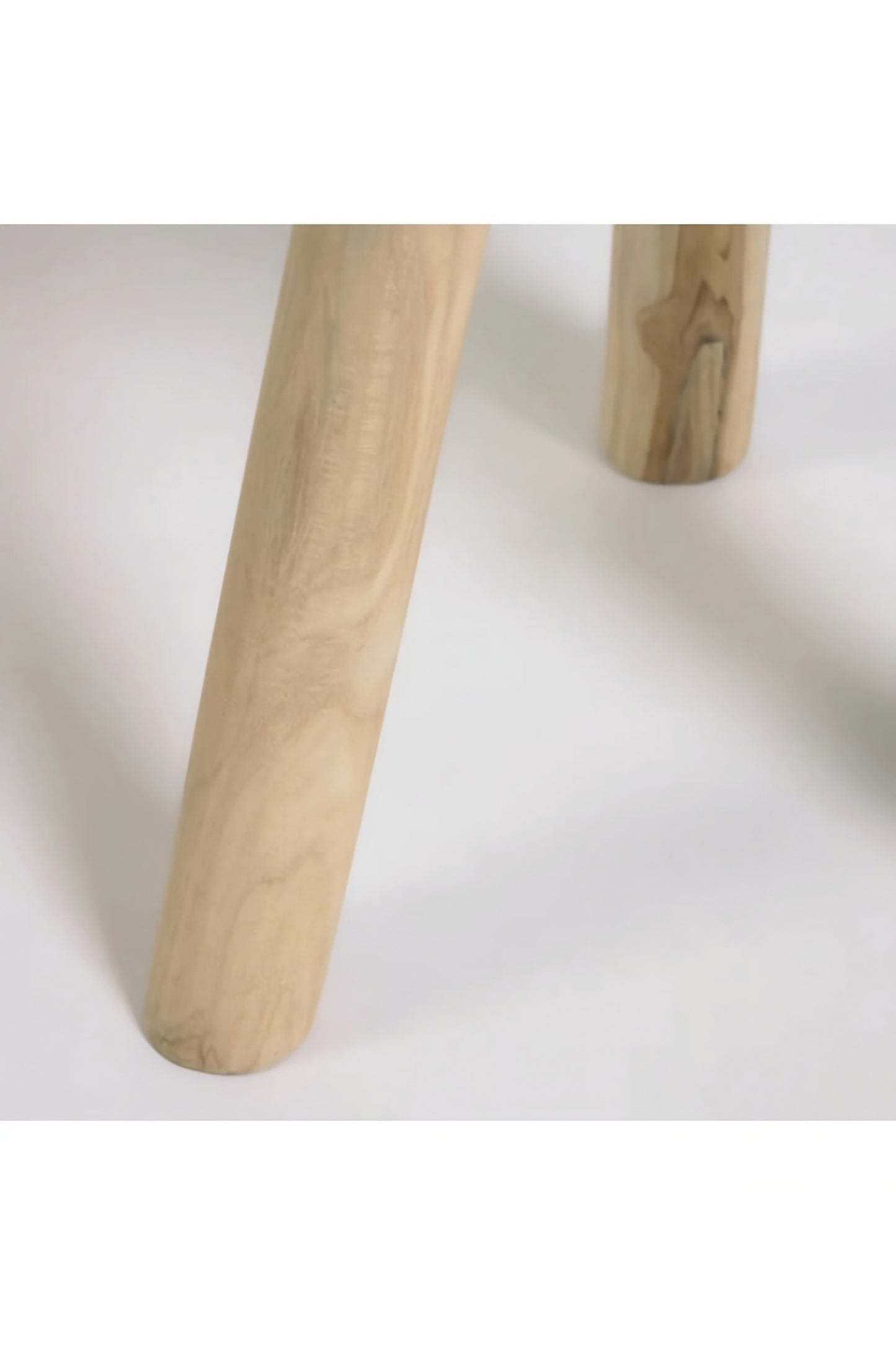 Round Tripod Side Table | La Forma Glenda
