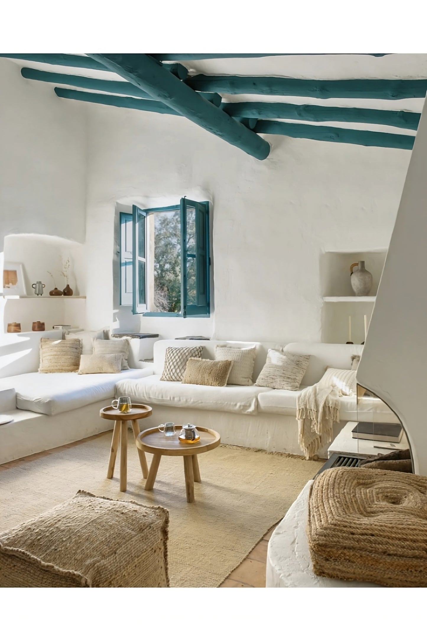 Round Tripod Side Table | La Forma Glenda