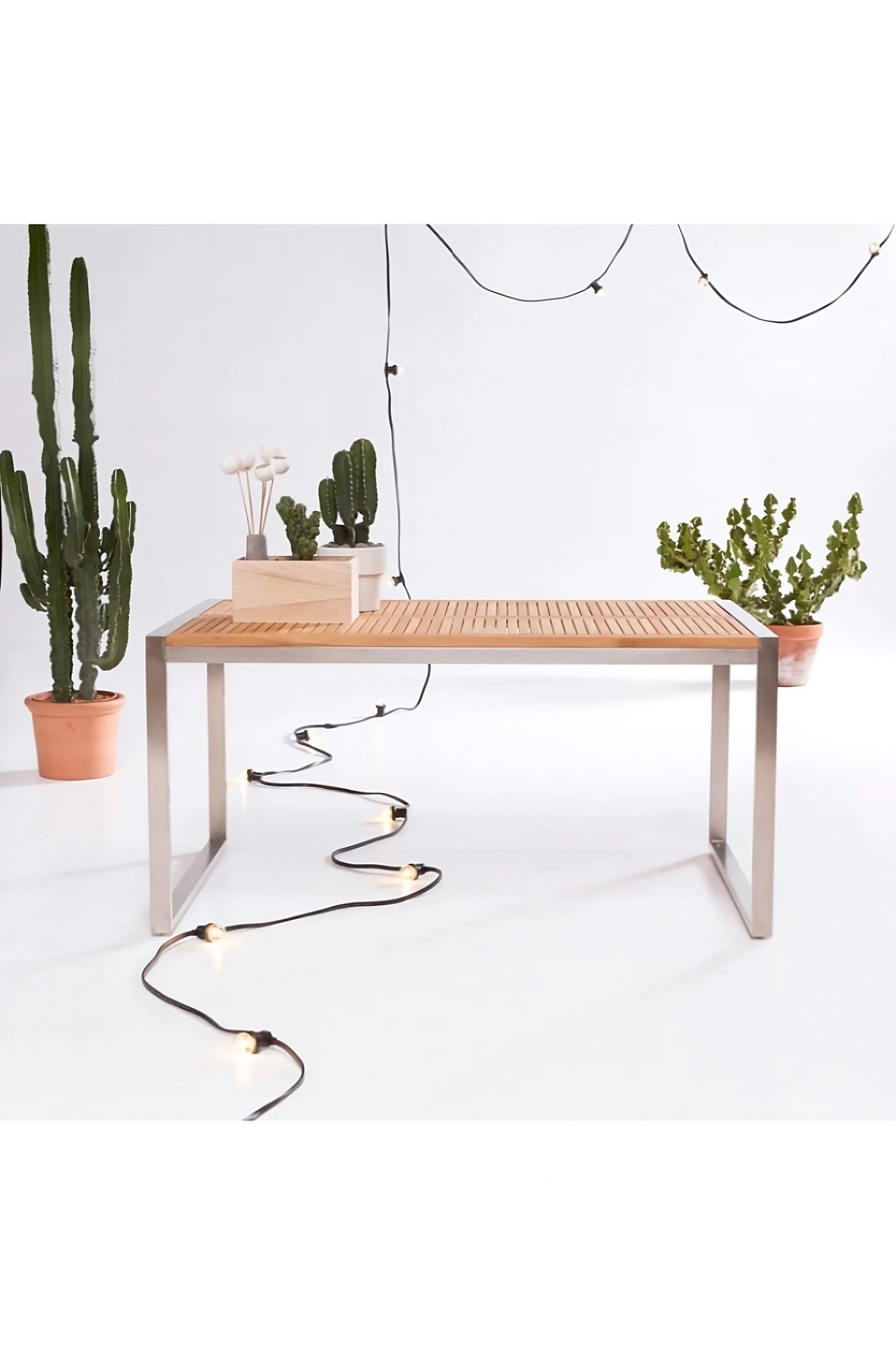 Slatted Teak Modern Outdoor Table | Tikamoon Arno