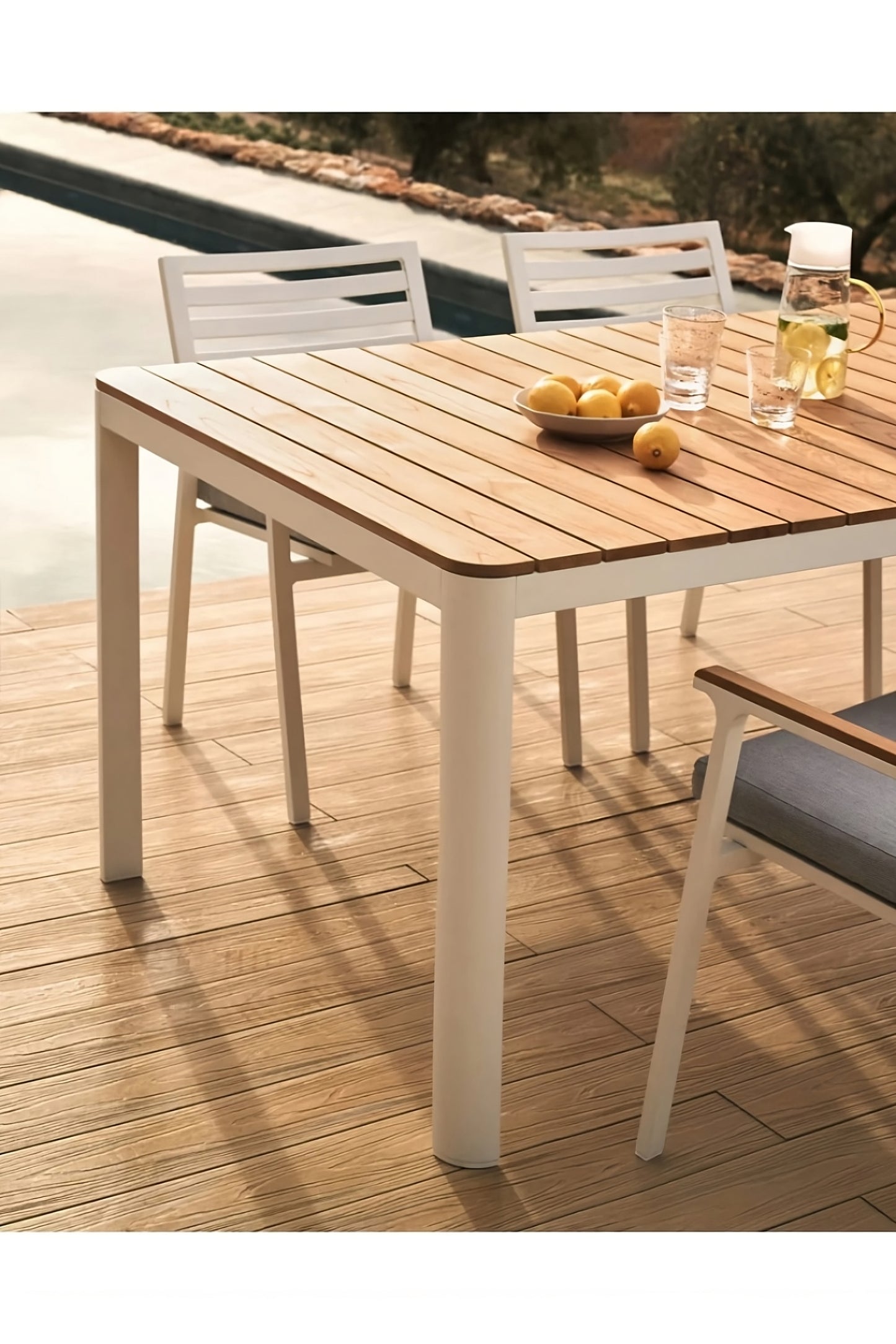 Slatted Teak Outdoor Table | La Forma Bona