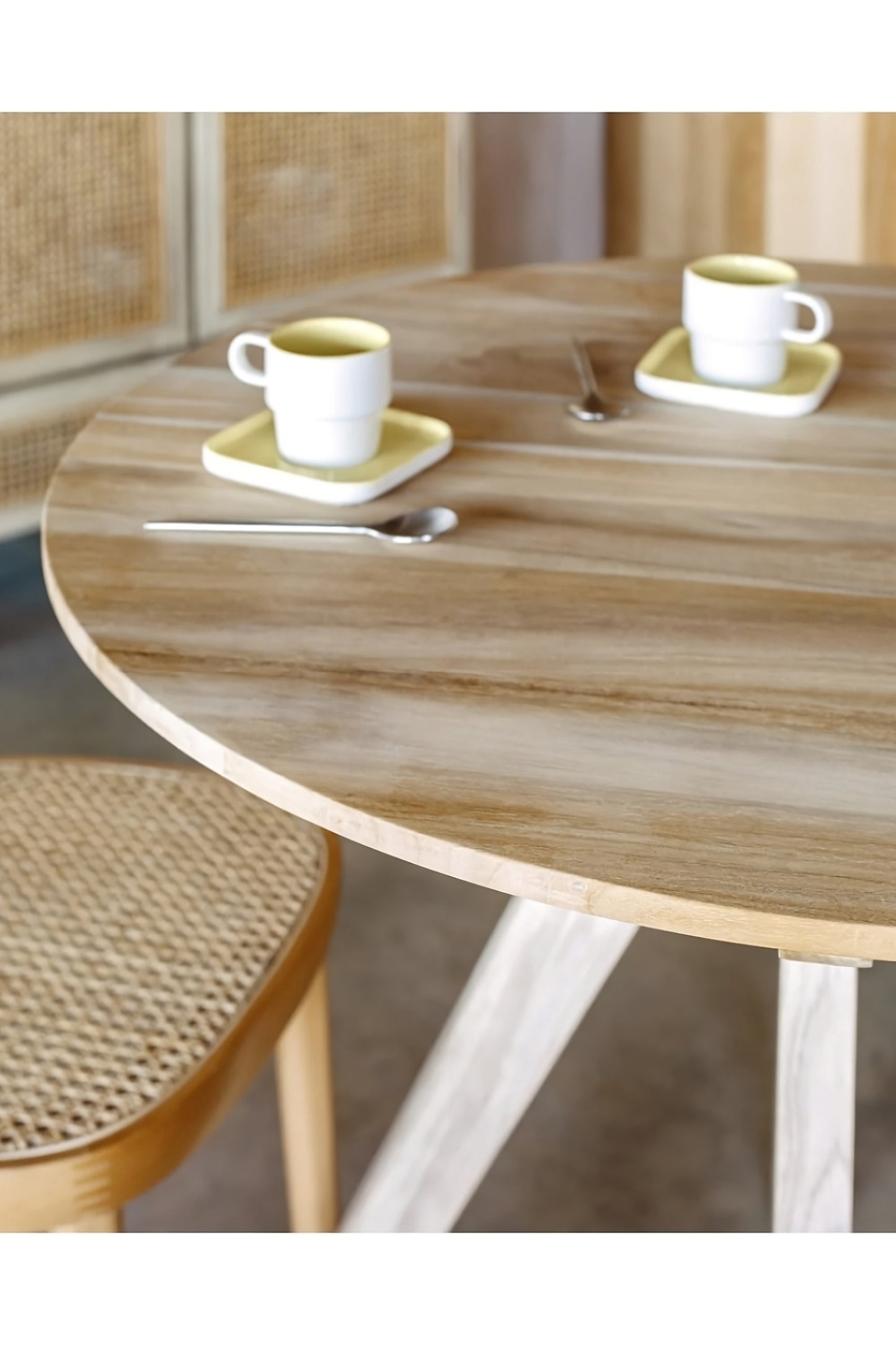 Small Round Teak Wooden Dining Table | La Forma Maial