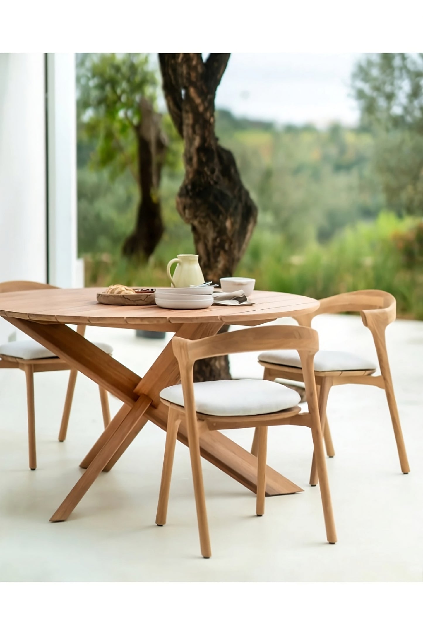 Solid Teak Outdoor Dining Table | Ethnicraft Circle