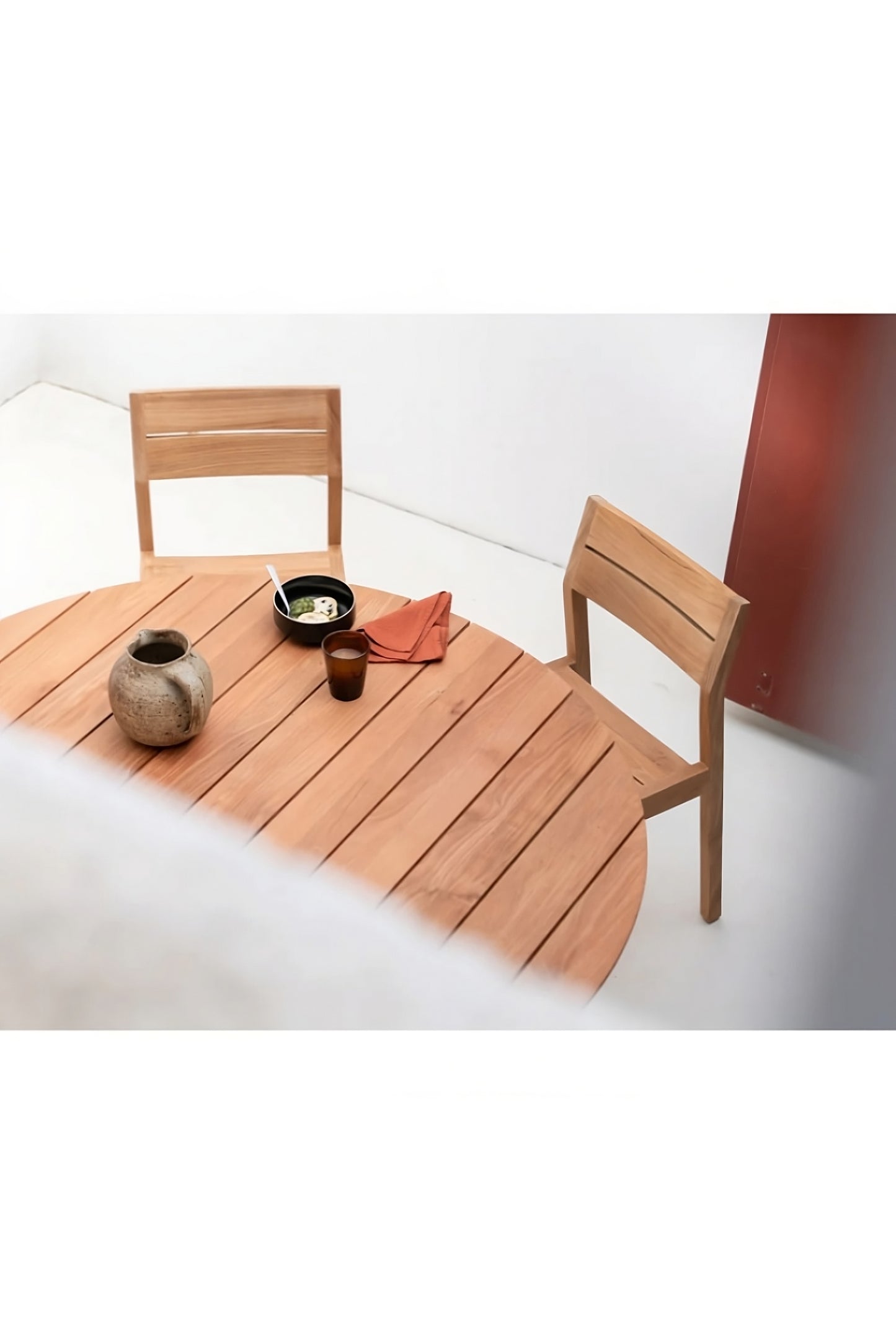 Solid Teak Outdoor Dining Table | Ethnicraft Circle