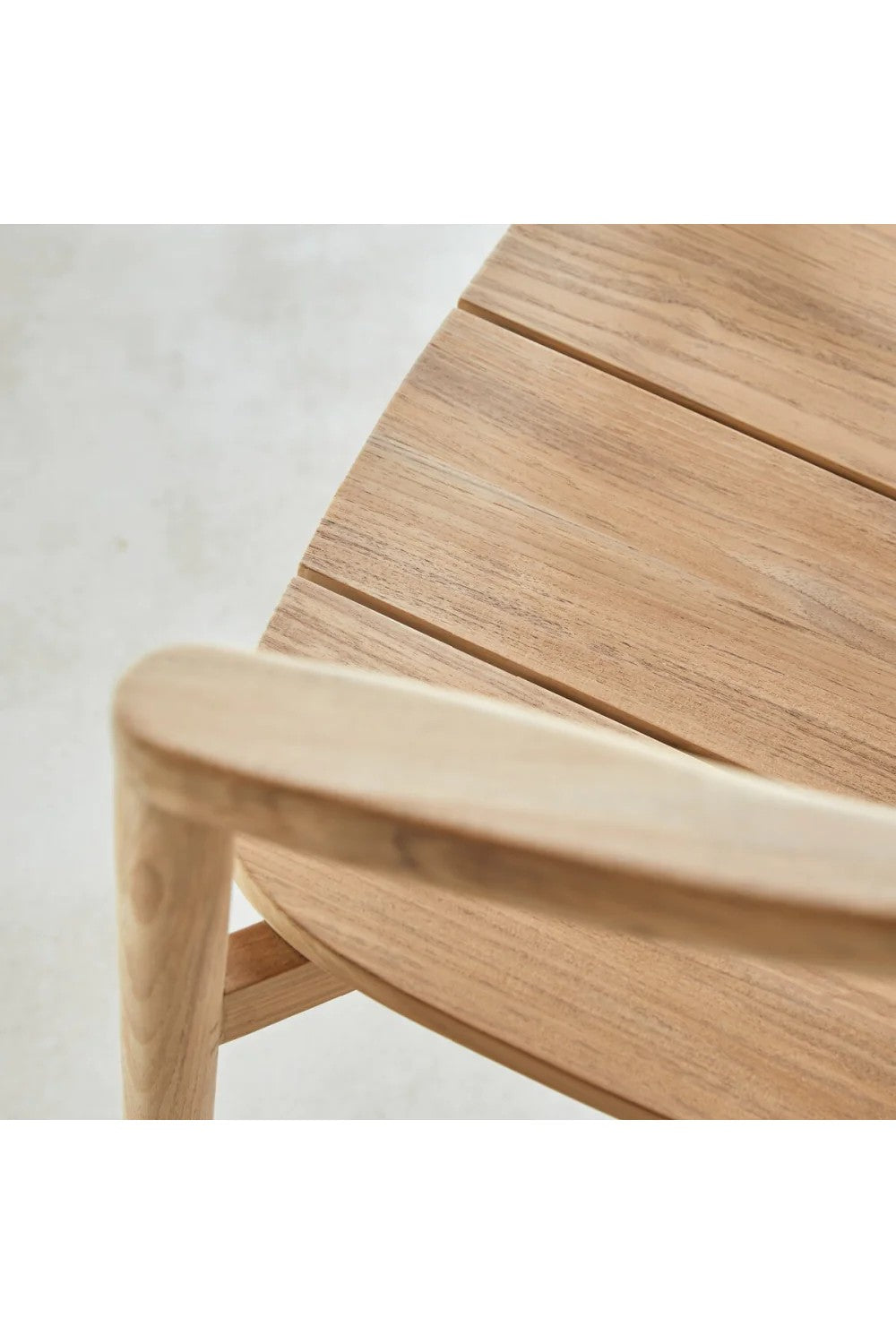 Teak Curved Dining Armchair | Tikamoon Francia