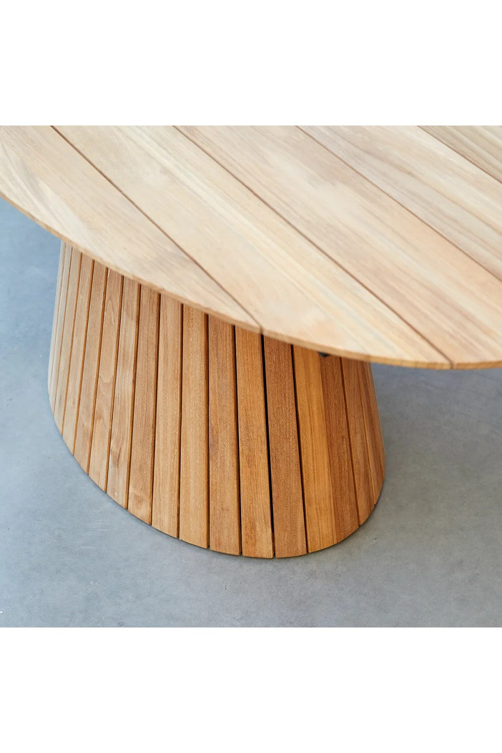 Teak Oval Garden Table | Tikamoon Paloma