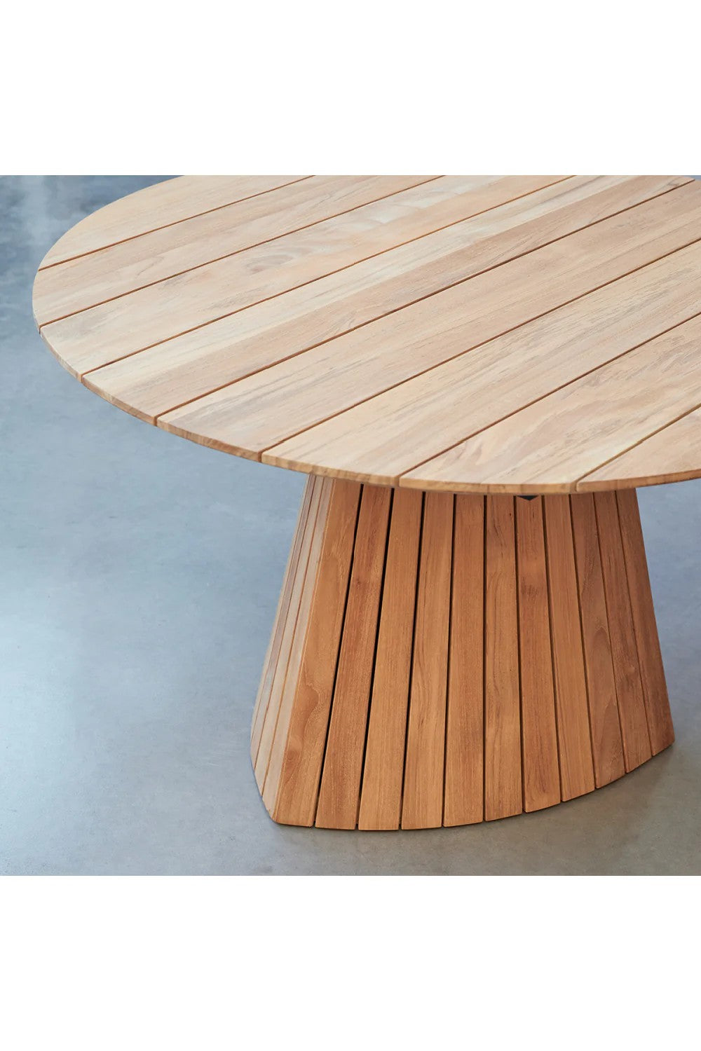 Teak Oval Garden Table | Tikamoon Paloma