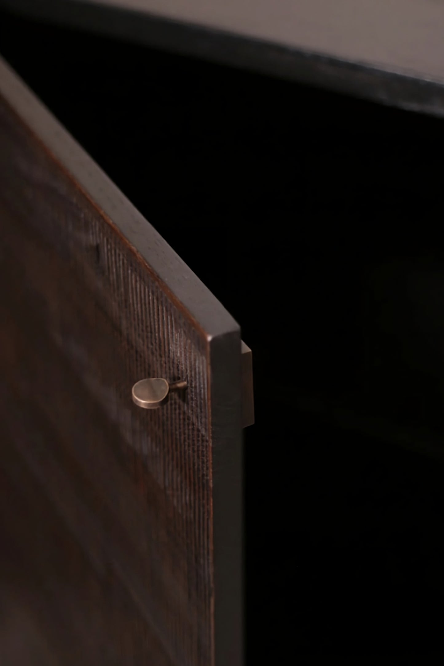Varnished Teak Black Sideboard | Ethnicraft Grooves